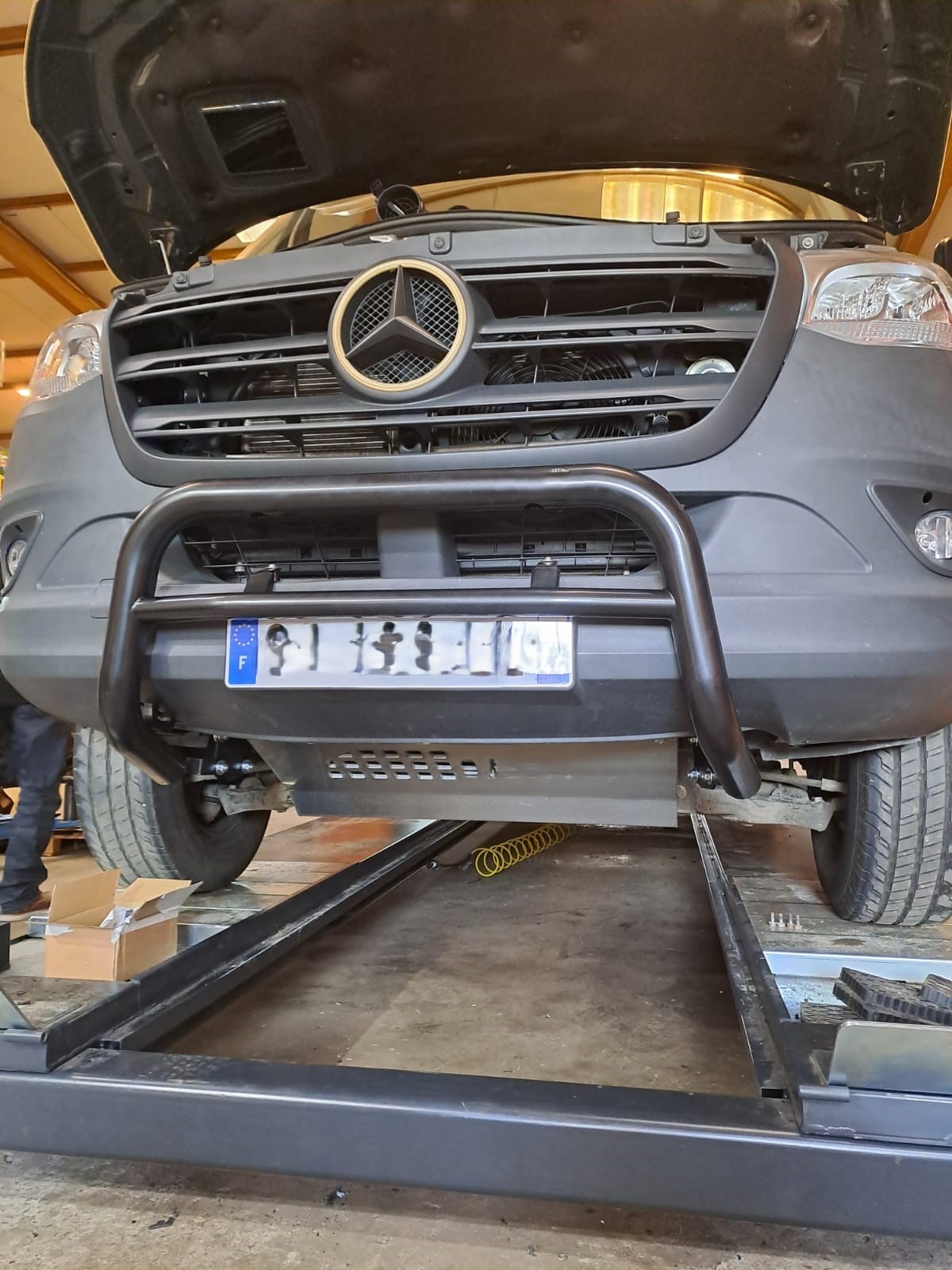 Ski de protection avant en aluminium de 8mm pour Mercedes Sprinter 4x4 W906 W907