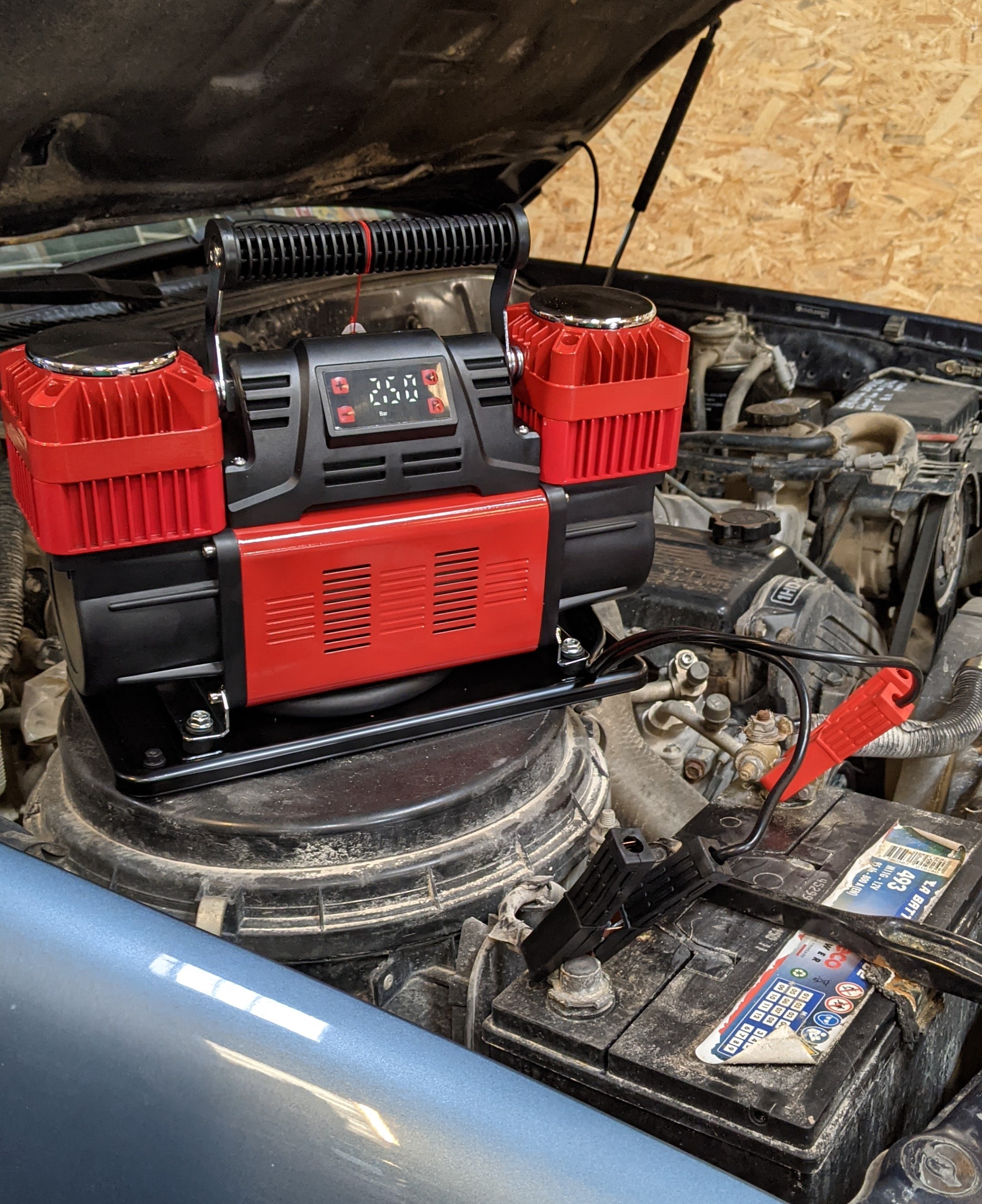 COMPRESSEUR BICYLINDRE 300L/min AFFICHAGE NUMERIQUE DJEBELXTREME