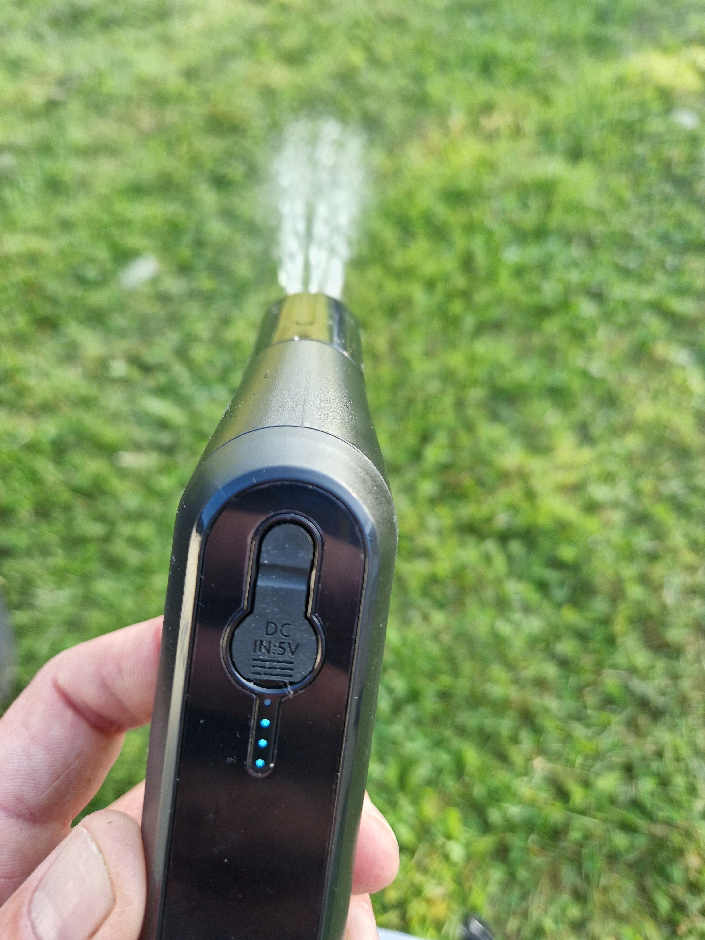 MINI-DOUCHETTE AUTONOME RECHARGEABLE SANS HOUSSE