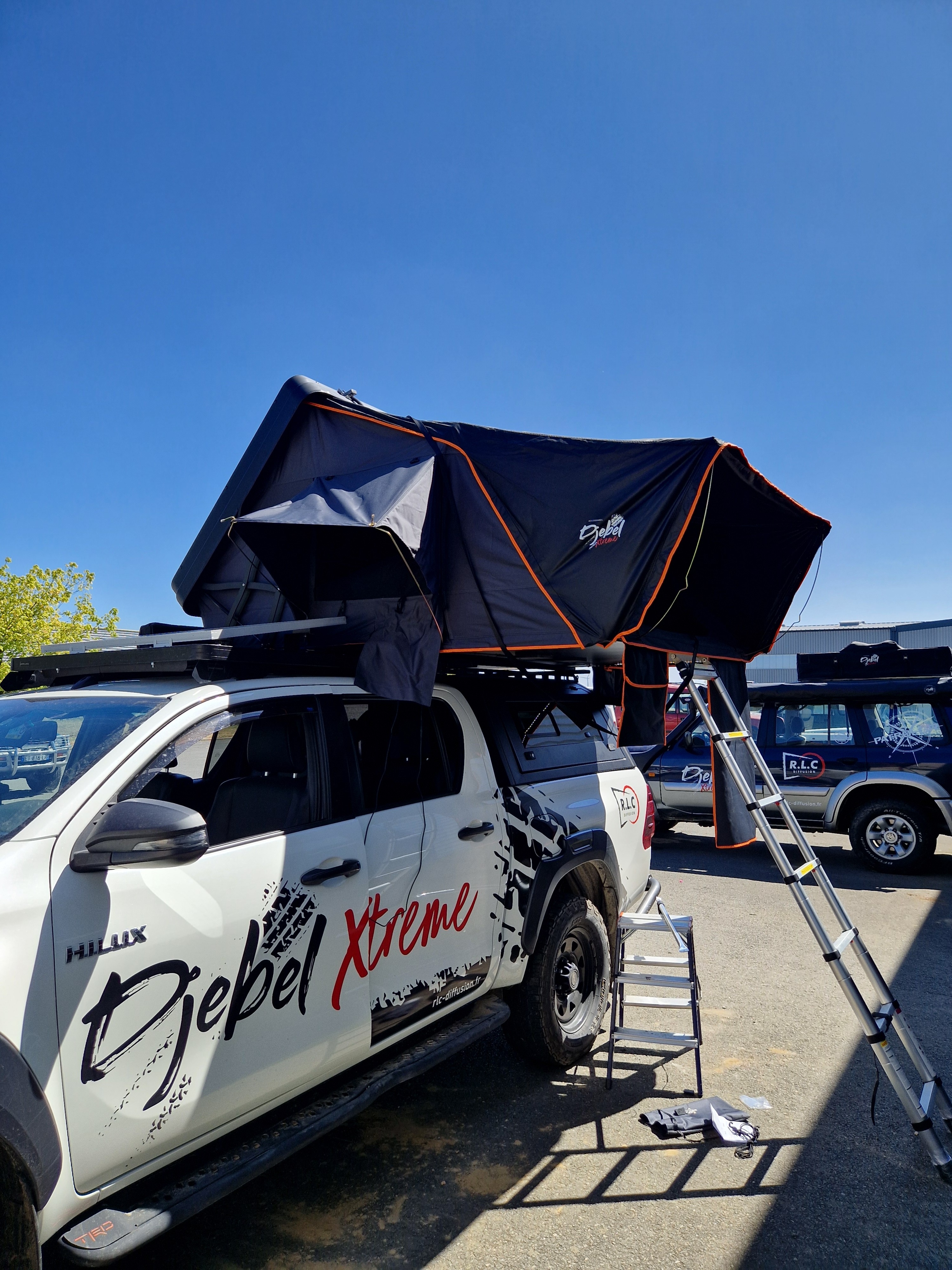 TENTE DE TOIT COQUE HYBRIDE FAMILLY DJEBELXTREME 210X210