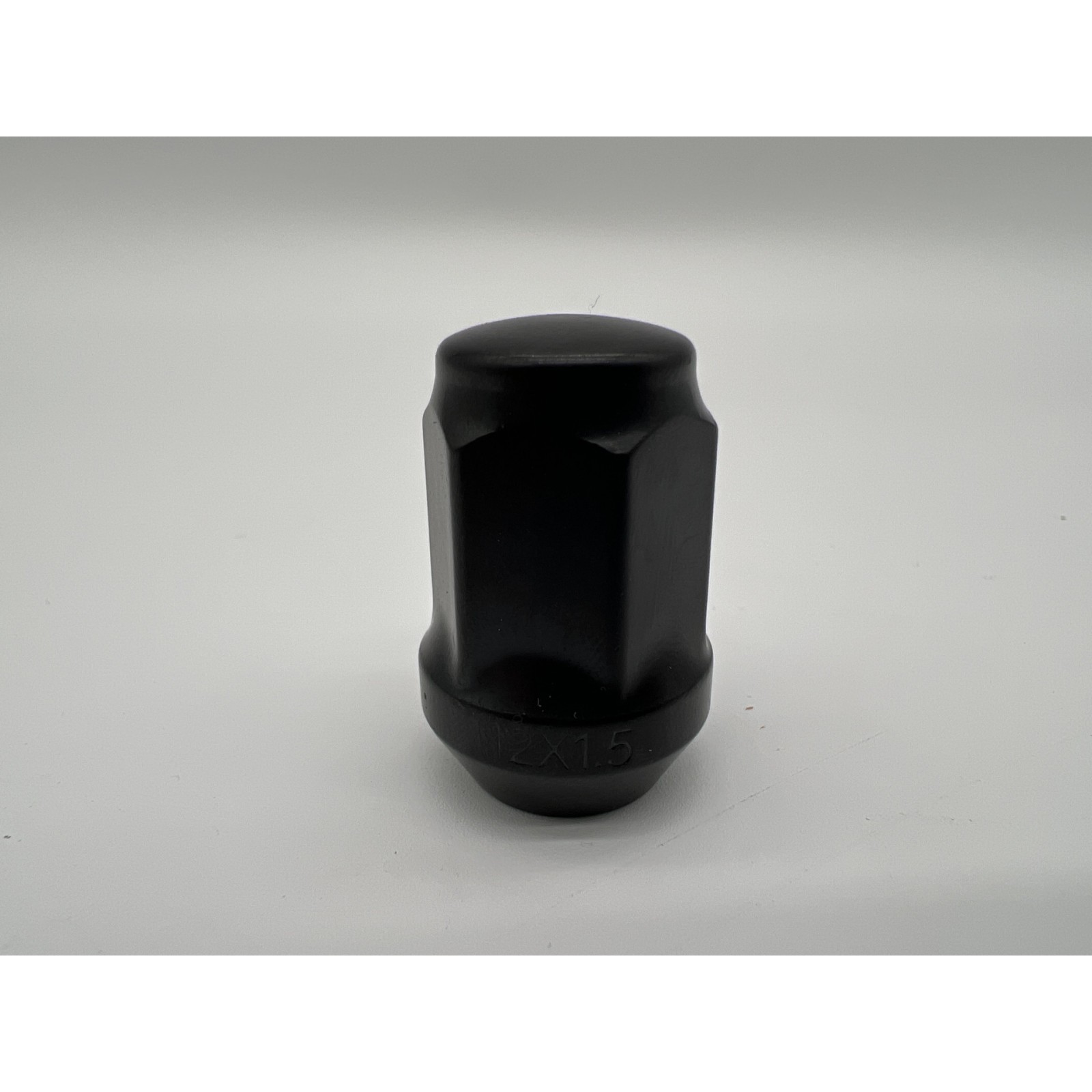 Ecrou de roue noir 12x150 - Hex 19mm - Cône 60° - L35mm pour jante Braid